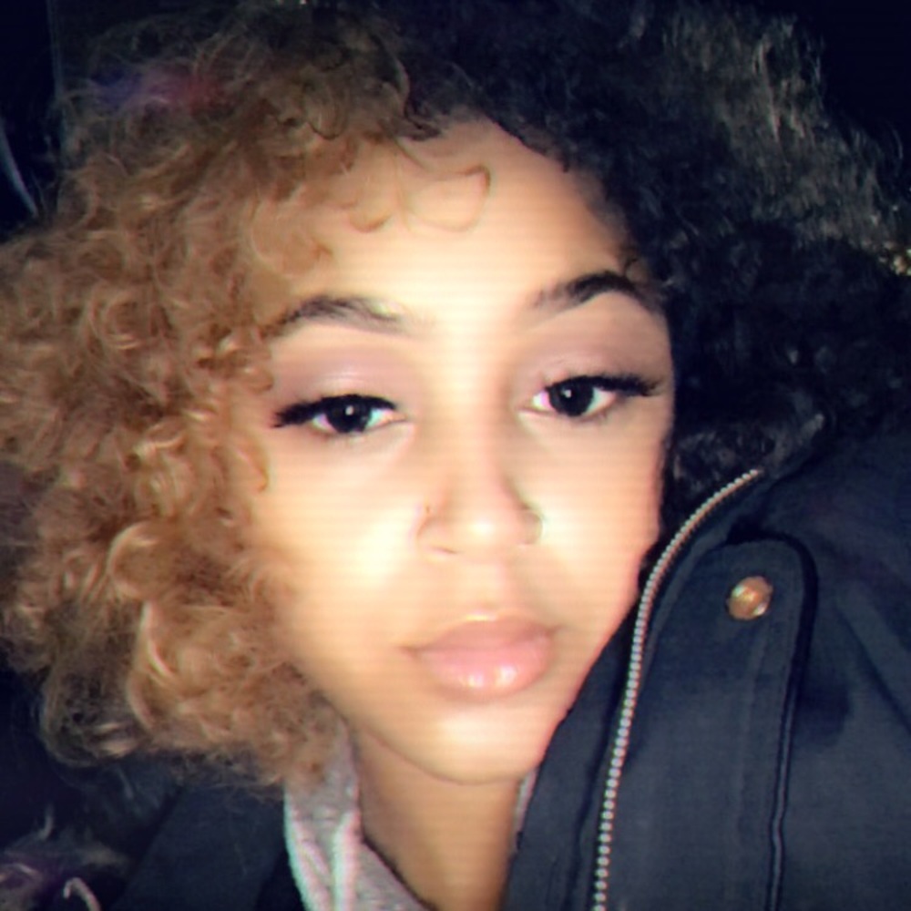 Meet your Posher, Talia